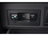 高速走行で便利なETCがグローブボックス内に装着されています*