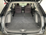 後部座席をたたむとこんなに広いスペースが!