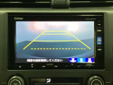 バックでの車庫入れも安心です! リアカメラが付いているバックモニター付のナビを装備しております。操作線もついており距離感も画面から確認できます。