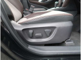 【シートアジャスター】運転席に上下シートアジャスターが付いてます。座席の高さも調整可能です