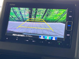 【バックカメラ】駐車時に後方がリアルタイム映像で確認できます。大型商業施設や立体駐車場での駐車時や、夜間のバック時に大活躍!運転スキルに関わらず、今や必須となった装備のひとつです!