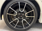 Gz専用17インチアルミホイール装着!スポーティーさを際立たせてくれます。