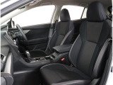 ゆったり座れて、長時間の運転も疲れにくいフロントシート!ホールド性も良く運転に集中できるシートです!!また、電動パワーシートですので着座位置も正確に合わせることが出来ます!!