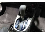 扱いやすい位置に配置されたフロアオートマチックです☆CVTを採用で滑らかでスムーズな走りが楽しめますよ♪
