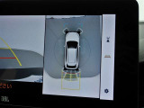 フロントモニター・サイドモニター・バックモニターを使用し、車を上から見たような映像で駐車が出来ます!