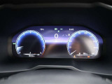 とっても見やすいメーターです。夜間時はラグジュアリーな気分にさせてくれる照明が魅力ですので、夜のドライブも楽しみになりますよ♪