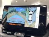 【パノラミックビューモニター】専用のカメラにより、上から見下ろしたような視点で360度クルマの周囲を確認することができます☆死角部分も確認しやすく、狭い場所での切り返しや駐車もスムーズに行えます。