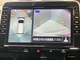 【アラウンドビューモニター】車を上から見下ろしているかのような映像で周囲の状況がひと目で確認、狭い駐車場に駐車するときも安心です♪
