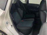 【後部座席】足元もゆったりしており、家族のお出かけも快適にドライブできます★