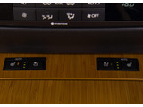 ★快適エアシート&シートヒーターを装備しています!高級車ならではの装備です!シートが暖まる機能!シートから冷風が出る機能!どちらも付いています!!寒い冬も、暑い夏も快適にご乗車頂けますよ!!