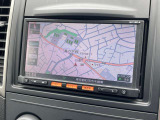 日産純正のカーナビが付いておりますので知らない所でもサポートしますので安心ですね。色々な機能でドライブも快適ですね。