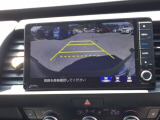 バックモニター付きで、車庫入れやバック時の後方確認をサポート。