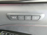 運転席のシートポジションを記憶・再現できるメモリー機能を搭載しています。