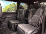 後部座席も気になるようなキズ・汚れやへたり等、大きなダメージはなく、良好な状態です。