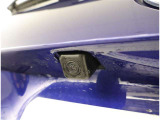 バックカメラが付いているので後方確認が非常にしやすいです。今や運転初心者も熟練者も必須装備!ついていて損はないですね♪