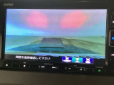 【バックカメラ】運転が苦手な方も車庫入れラクラクです!ギアをリバースに入れれば自動的に切り換わりますので、面倒な操作は不要です♪狭い駐車場もお車を傷つけず安心ですね!