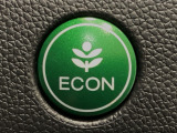 ★ECONスイッチ★ エコドライブを加速しよう!スイッチをONにすると、運転の仕方によるロスを抑え込み燃費をよくするようクルマが頑張ります(*^ー^*)燃費向上にチャレンジ♪