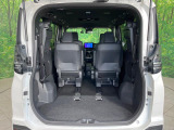 後席を格納すると、これだけの広さが!シーンに合わせたシートアレンジで、大きな荷物も積むことが出来ます♪