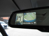 バックミラーにもアラウンドビューモニターの映像が映せます