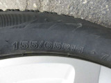 タイヤサイズは、155/65R14です。
