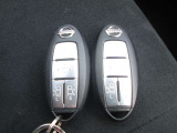 キーを取り出さなくても、エンジンを掛ける事が出来る、インテリジェントキー付きです。