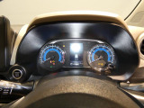 【メーター】視認性に優れたメーターパネル。現在の走行距離からも、まだまだこれから元気に活躍してくれることが分かります。車両の状態を一目で把握でき、安心です。