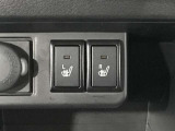 運転席と助手席のシートはヒーター付き。