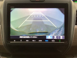 バックでの車庫入れも安心です! リアカメラが付いているバックモニター付のナビを装備しております。操作線もついており距離感も画面から確認できます。