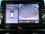 見下ろしているかのような映像で、駐車もスムーズにできる。アラウンドビューモニター