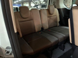 3列目シートはもちろん状態良好☆大人でもゆったりと座って頂けますので、大人数でのお出かけもラクラクです♪ご家族で、気の知れた仲間で、ドライブに行くのが楽しみですね♪