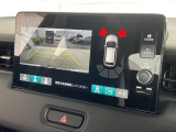 カラービジョンとガイドラインで見やすいバックモニターと障害物センサーで車庫入れも楽ちんです♪