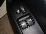 電動格納式ドアミラー・パワーウインドウを装備しています。