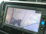 メモリーナビを装備しております。 お出かけに大変便利です。