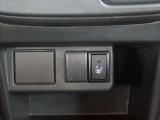 運転席にはシートヒーターが装備されています☆冬の寒い日も暖かい状態でお乗りいただけます☆