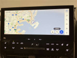 ディスプレイオーディオやカーナビは、現代のドライブにおいて欠かせない装備のひとつです。初めての場所でも迷いにくく、快適なルート案内で運転をサポートします。移動中のエンターテインメント性も高まります。