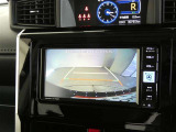 バックガイドモニターで、後方を確認しながら安心して駐車することができます。運転初心者も熟練者も必須の機能ですよ!