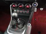 シフトチェンジとクラッチワークで、走りを自在にコントロールできる6速マニュアル車です!アクセルの踏み込みに対してエンジンが軽快に吹き上がるタイムラグのない爽快な加速をお楽しみください♪