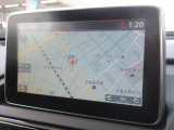 マツダコネクトの7インチWVGAディスプレイです。センターコンソールのコマンダーコントロールでの操作に加えて、タッチパネルにもなっていますので、画面にタッチしての操作も可能です。