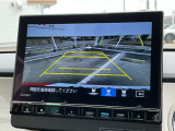 バックカメラの画像です。ガイドラインがスムースな車庫入れをサポートいたします!車庫入れの安心感がアップしますね☆