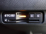 デザインスッキリのビルトイン『ETC』!高速道路の特典はもちろん、キャッシュレスなので料金所では徐行するだけで通過可能です!