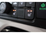 シートヒーター装備付き車!!座席に埋め込まれた電熱線によりシートを暖めることが出来る装備で、温められたシートは、寒い冬には最適です!!
