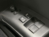 【パワーウインドウ】ボタン一つで運転席/助手席の窓を開閉可能!走行中など換気をしたいときにオススメですね♪