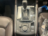 操作しやすいシフトレバー、マニュアルモードも搭載しております。