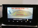 バックギアに入れると、このように後方が映し出されます!駐車の際とても安心!便利!最終確認はご自身の目と耳で必ず行ってください!