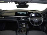 乗る人の気持ちをときめかせる上質な室内空間です。視界も広々で運転しやすいです。