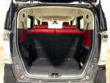 普段のお買い物や通勤、送迎等に十分な荷室スペースを確保しております。セカンドシートを倒すと、大きな荷物の積載も可能です♪
