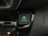 ★ECONスイッチ★ エコドライブを加速しよう!スイッチをONにすると、運転の仕方によるロスを抑え込み燃費をよくするようクルマが頑張ります(*^ー^*)燃費向上にチャレンジ♪