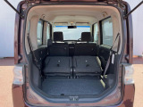 普段のお買い物や通勤、送迎等に十分な荷室スペースを確保しております。セカンドシートを倒すと、大きな荷物の積載も可能です♪