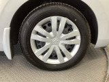 スチールホイールには、ホンダ純正のホイールカバーが付いています。