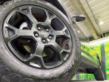 【純正18インチアルミホイール】外観にマッチした純正アルミホイールを装着しております。各種社外アルミホイールや、スタッドレスタイヤも取扱いしております。是非ご相談ください♪